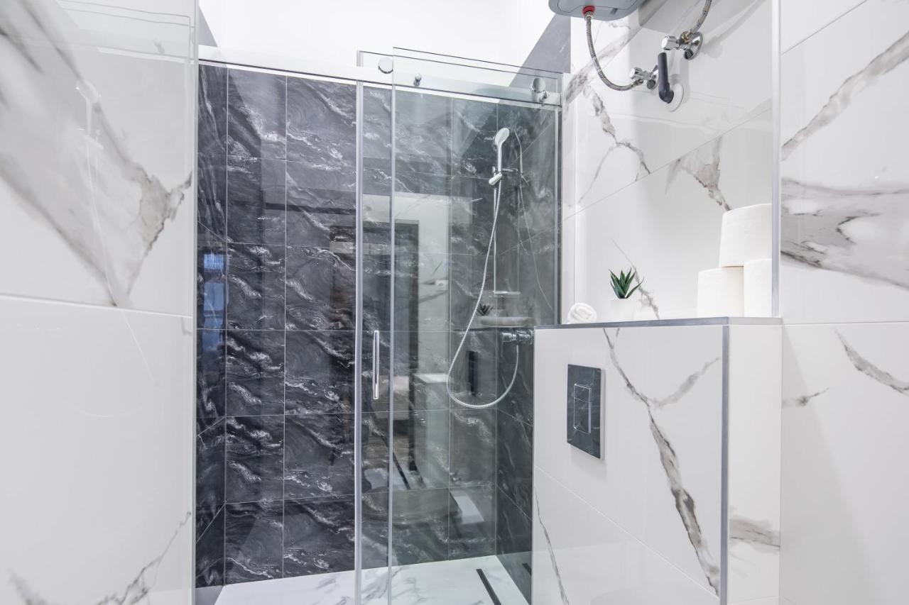 New - Central And Modern Studio Будапеща Екстериор снимка